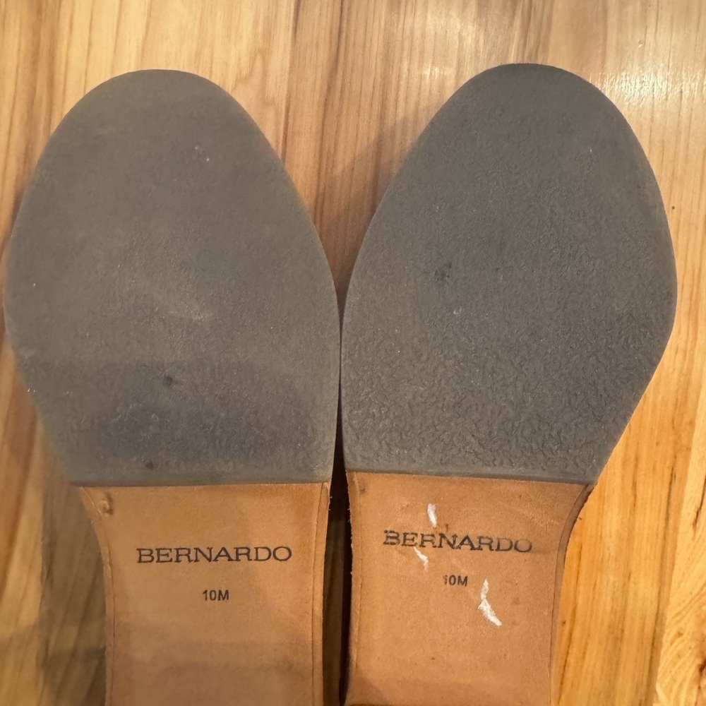 Bernardo Sophia Moc Clog with wood block heel Size 10 Honey brown leather - Picture 13 of 14
